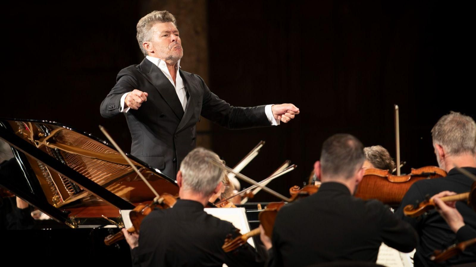 Heras-Casado dirigió a la Orquesta Sinfónica SWR Stuttgart en el mes de julio en el Palacio de Carlos V.