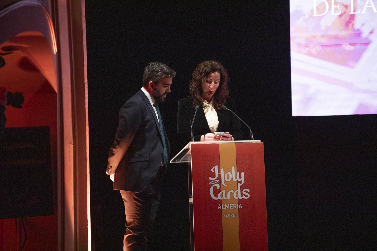 Imágenes de la presentación de las Holy Cards