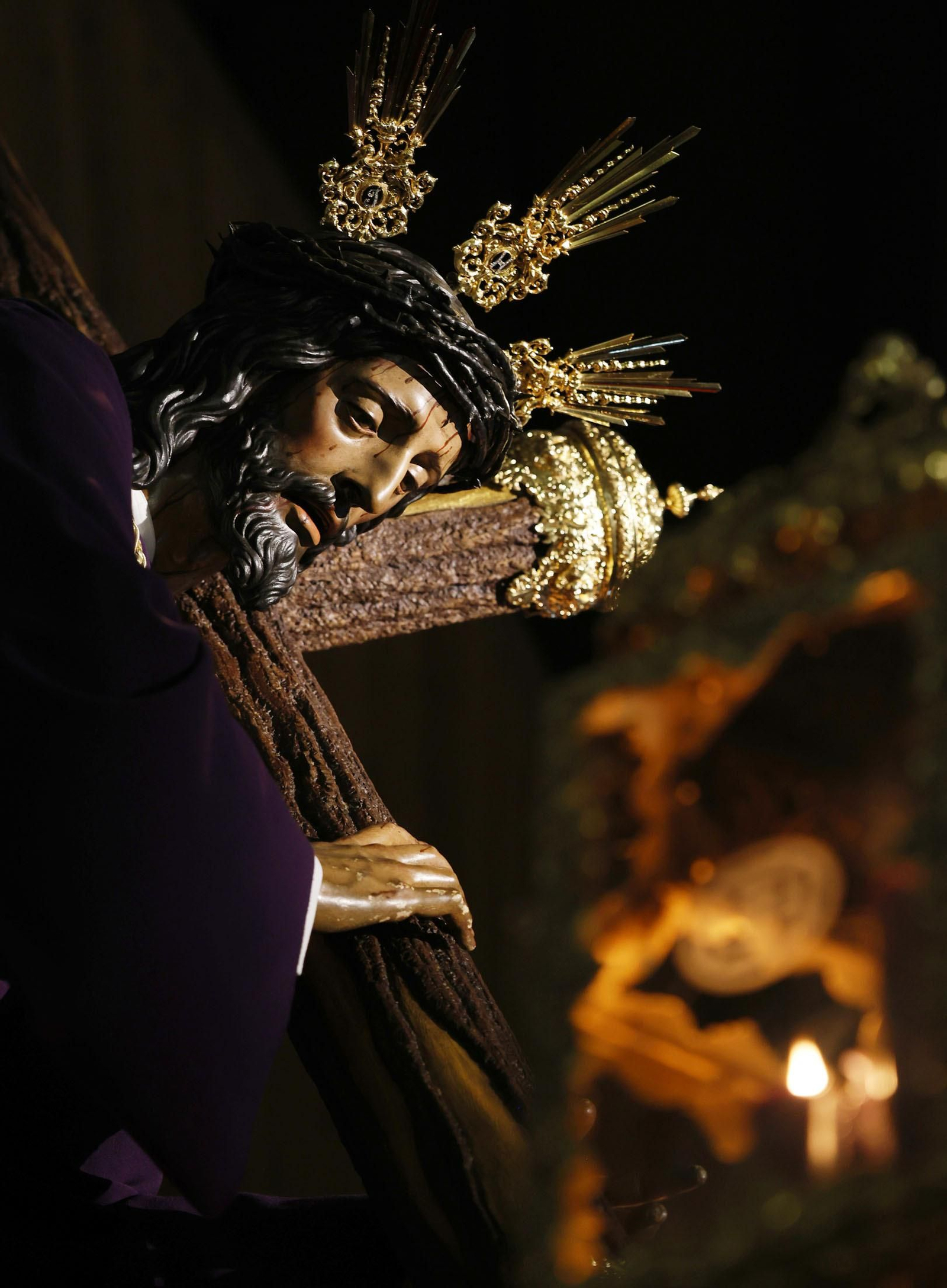 Las mejores imágenes de La Madrugá de Huelva: Hermandad del Nazareno