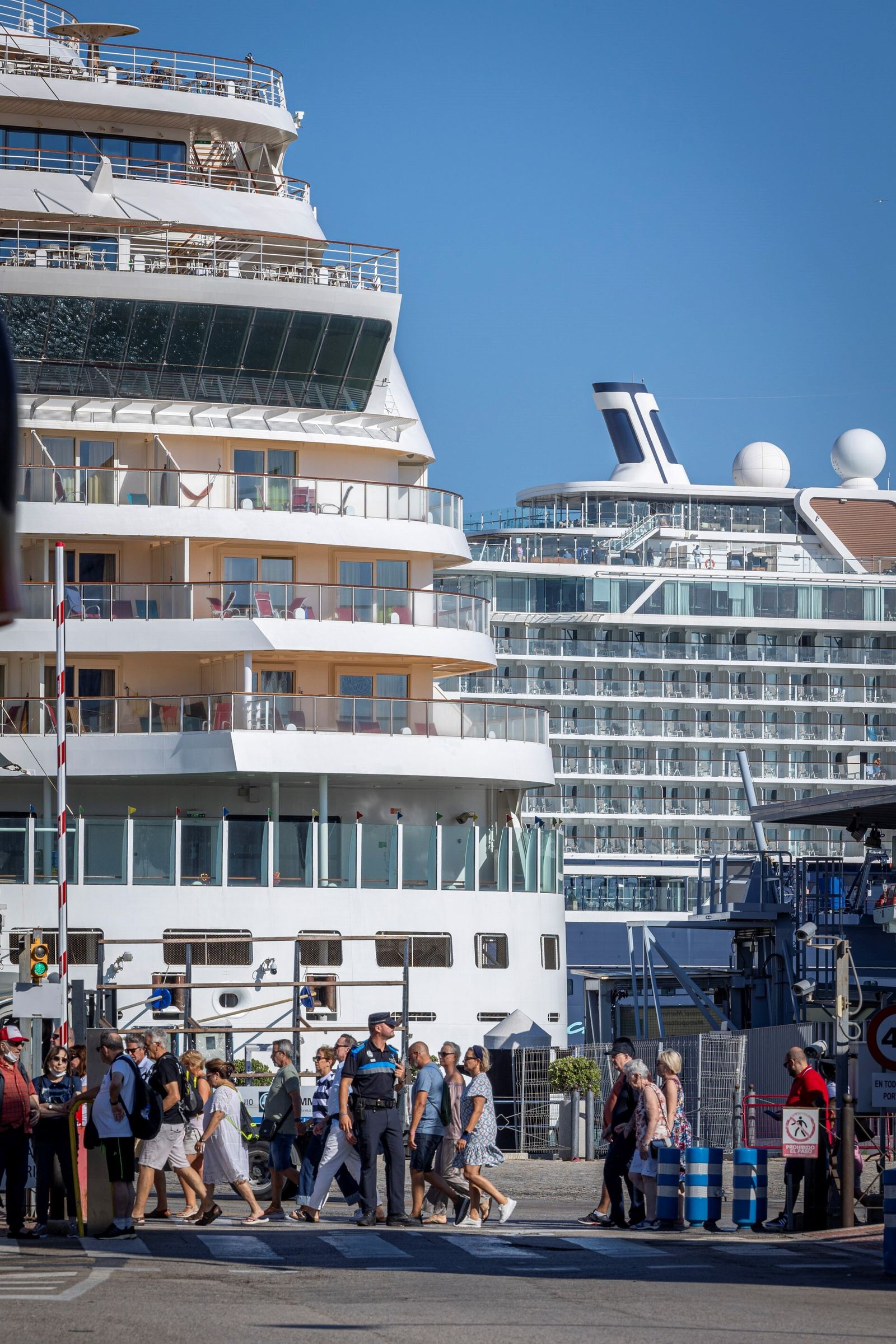 Imágenes de Cádiz con los turistas llegados a Cádiz a bordo de cinco cruceros