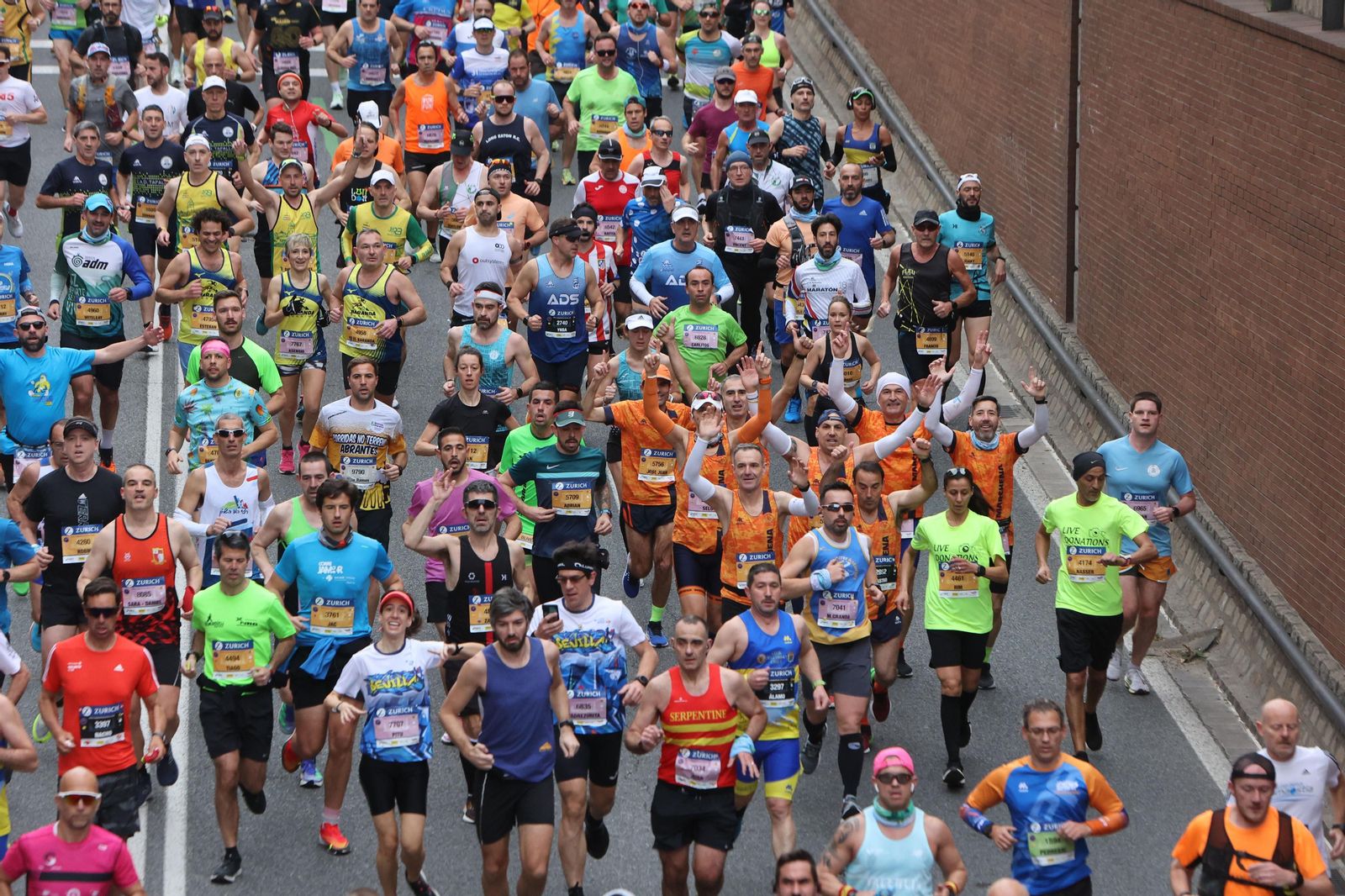 Búscate en la maratón de Sevilla 05