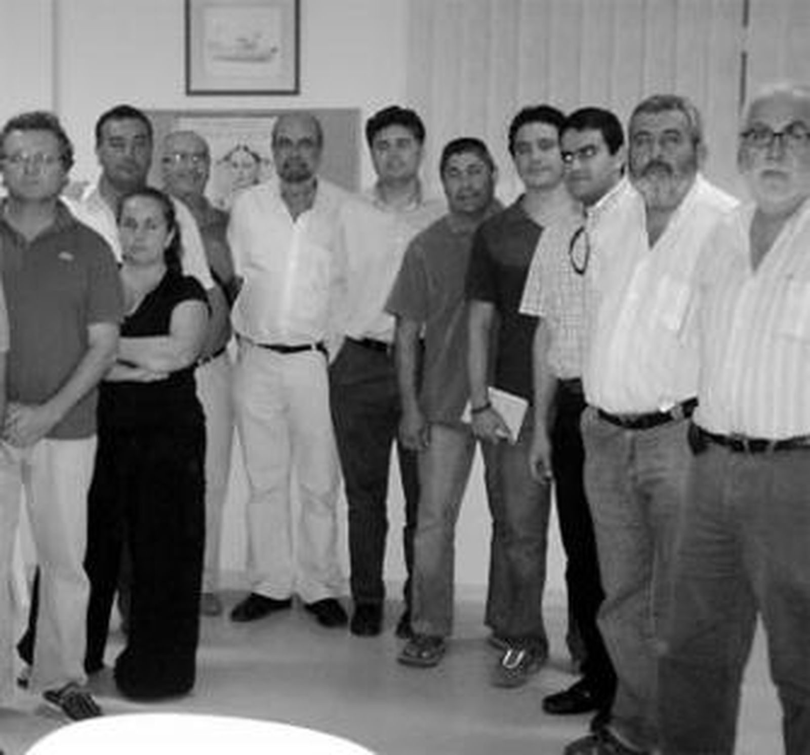 Los alcaldes de Conil y Vejer con miembros de la plataforma.