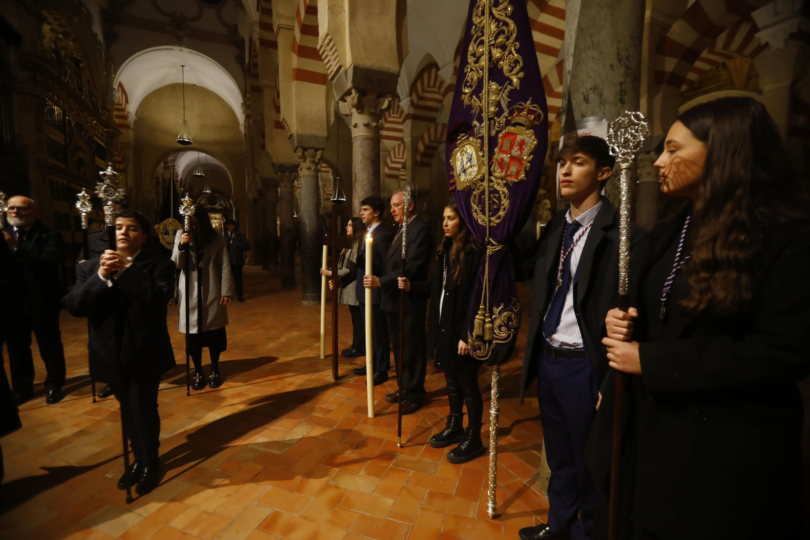 El vía crucis de la Agrupación de Cofradías de Córdoba, en imágenes