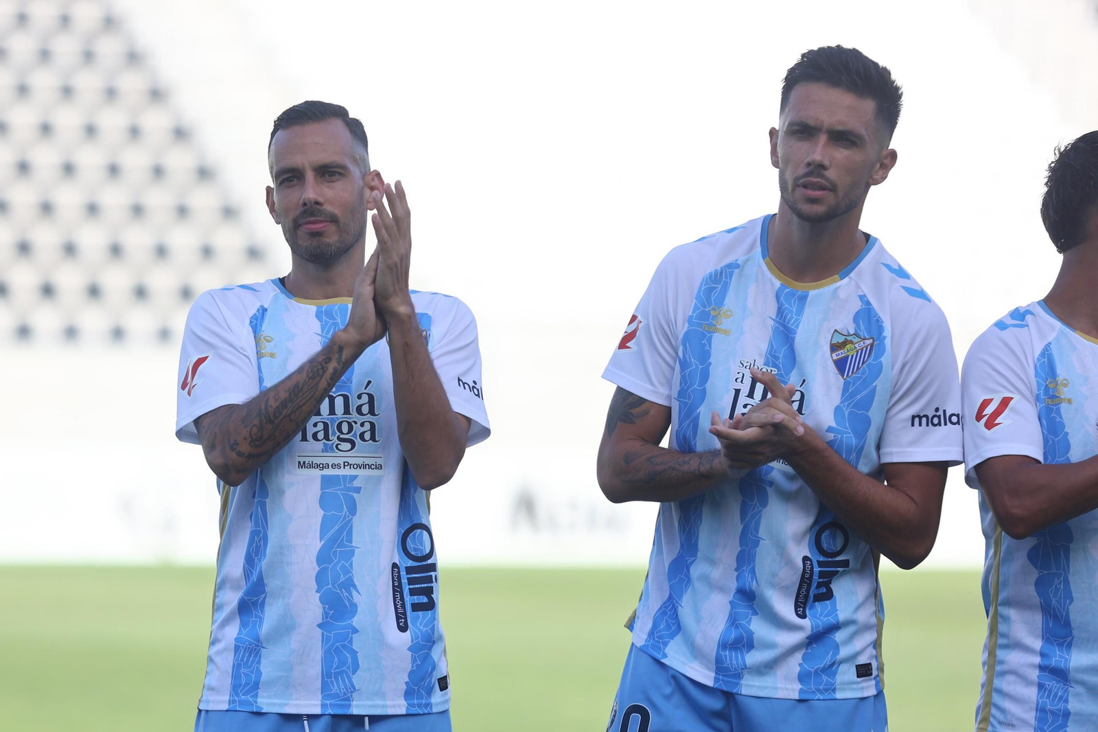 Manu Molina Y Nelson Monte aplauden antes del partido Manu Molina Y Nelson Monte aplauden antes del partido