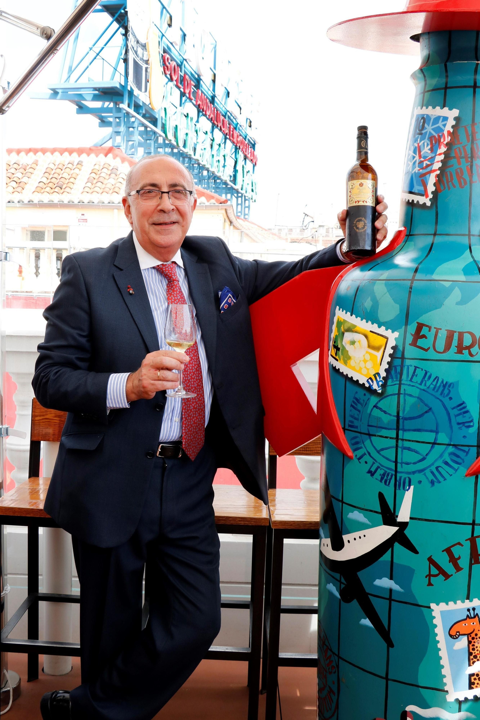 Flores, ayer en la Puerta del Sol con la nueva edición de 'Tío Pepe en Rama'.