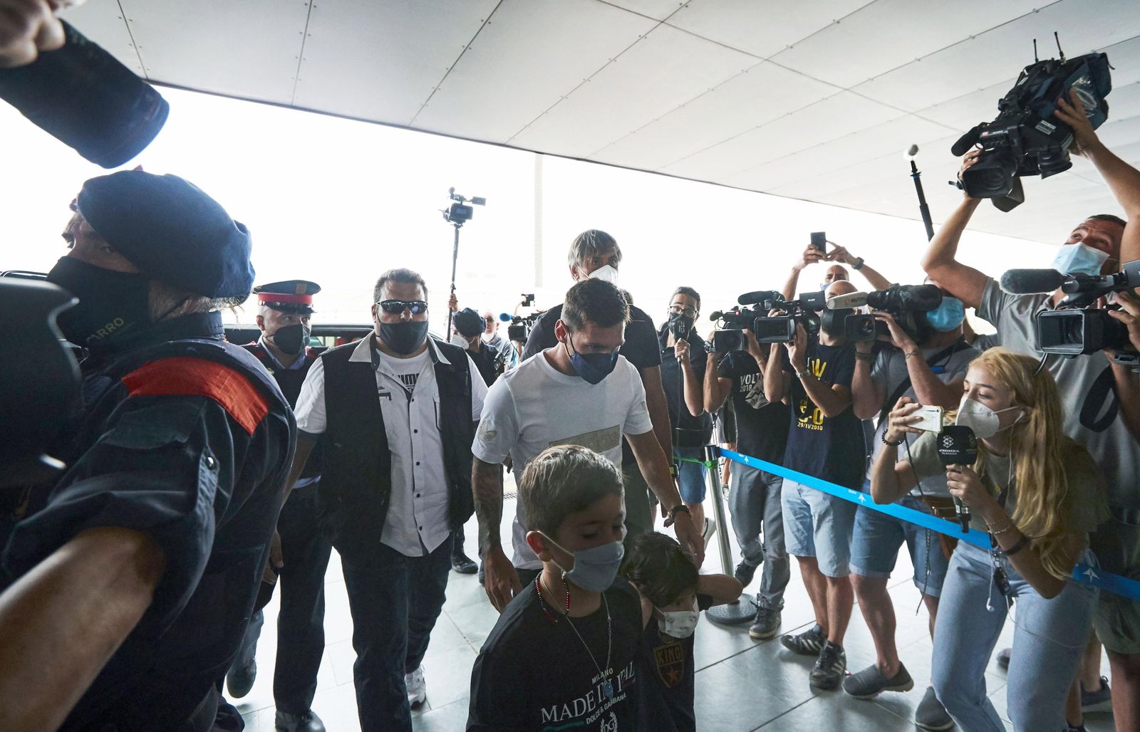 Galería: Messi, de la seriedad en Barcelona a la euforia en París