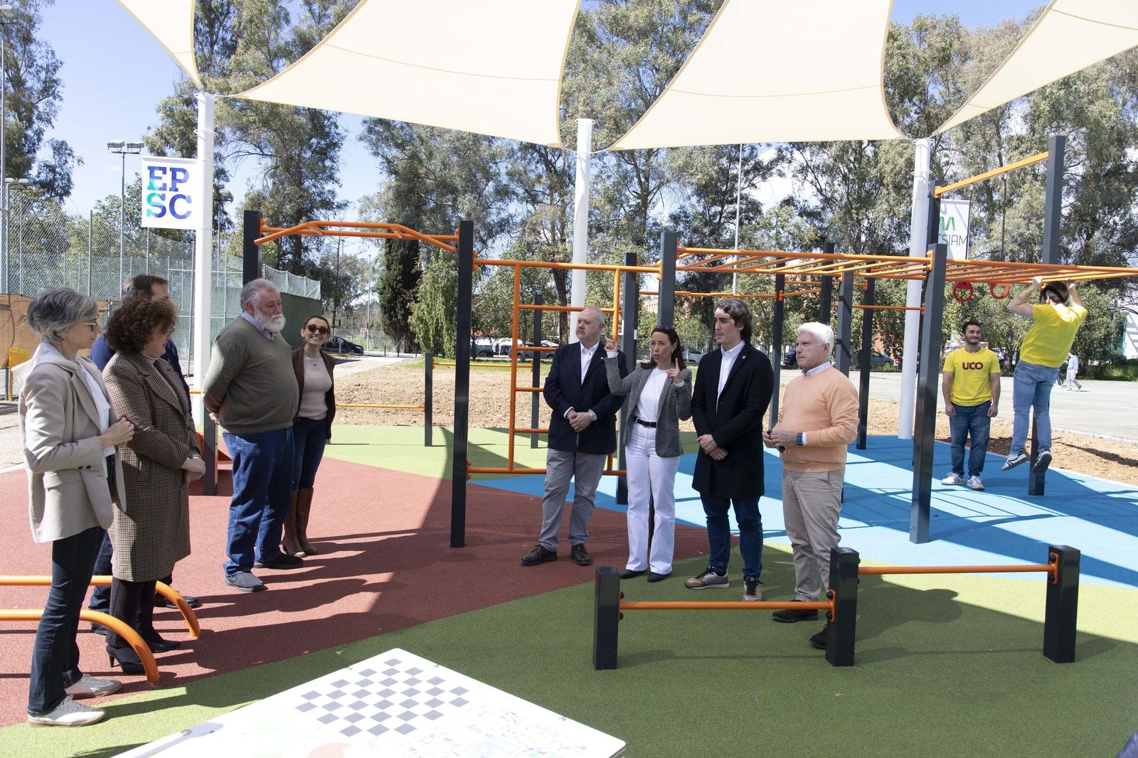 El parque de calistenia del Campus de Rabanales, en imágenes