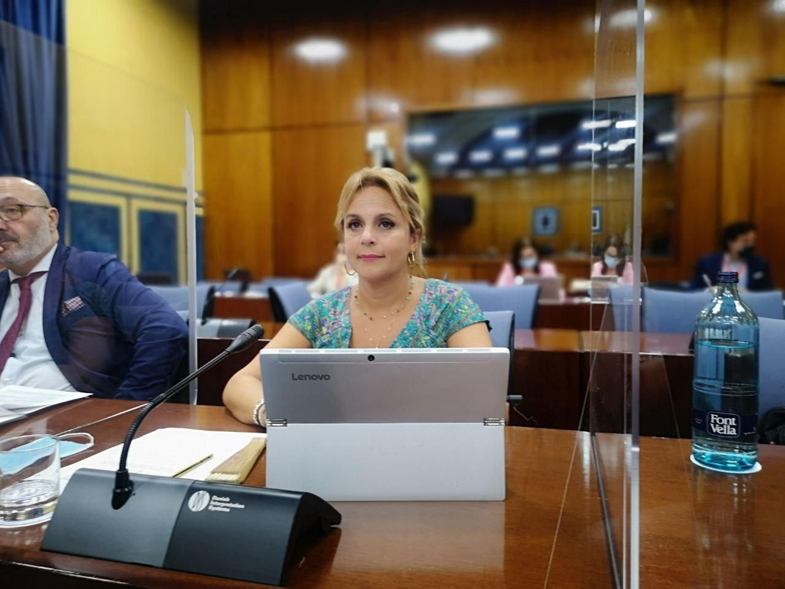 María Gracia González durante la reunión de la comisión