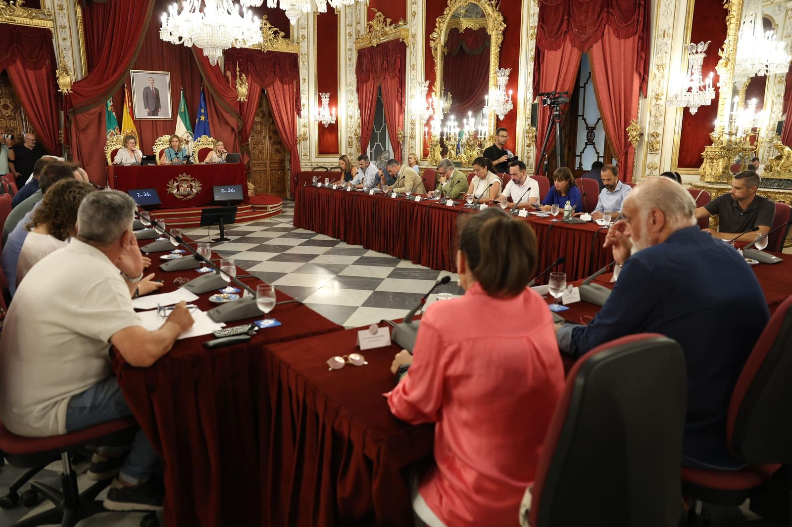 El Pleno en el que se ha aprobado el plan Cádiz Marcha.