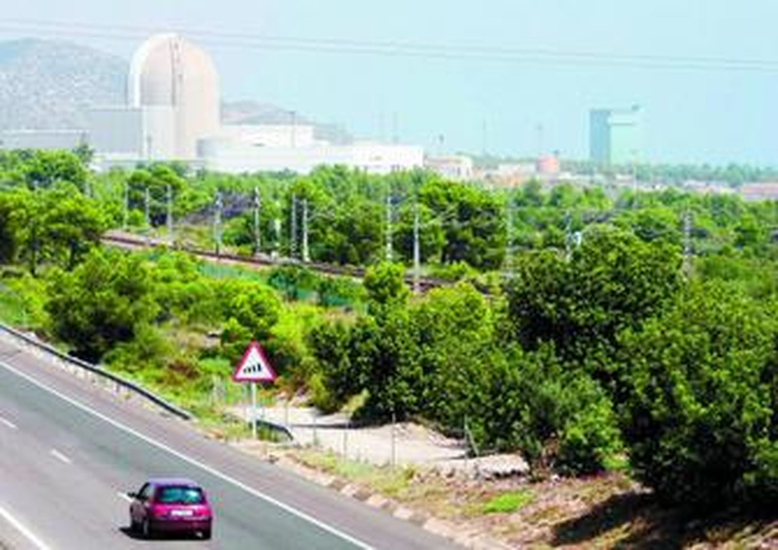 Vista de la central nuclear de Vandellós II, en Tarragona.