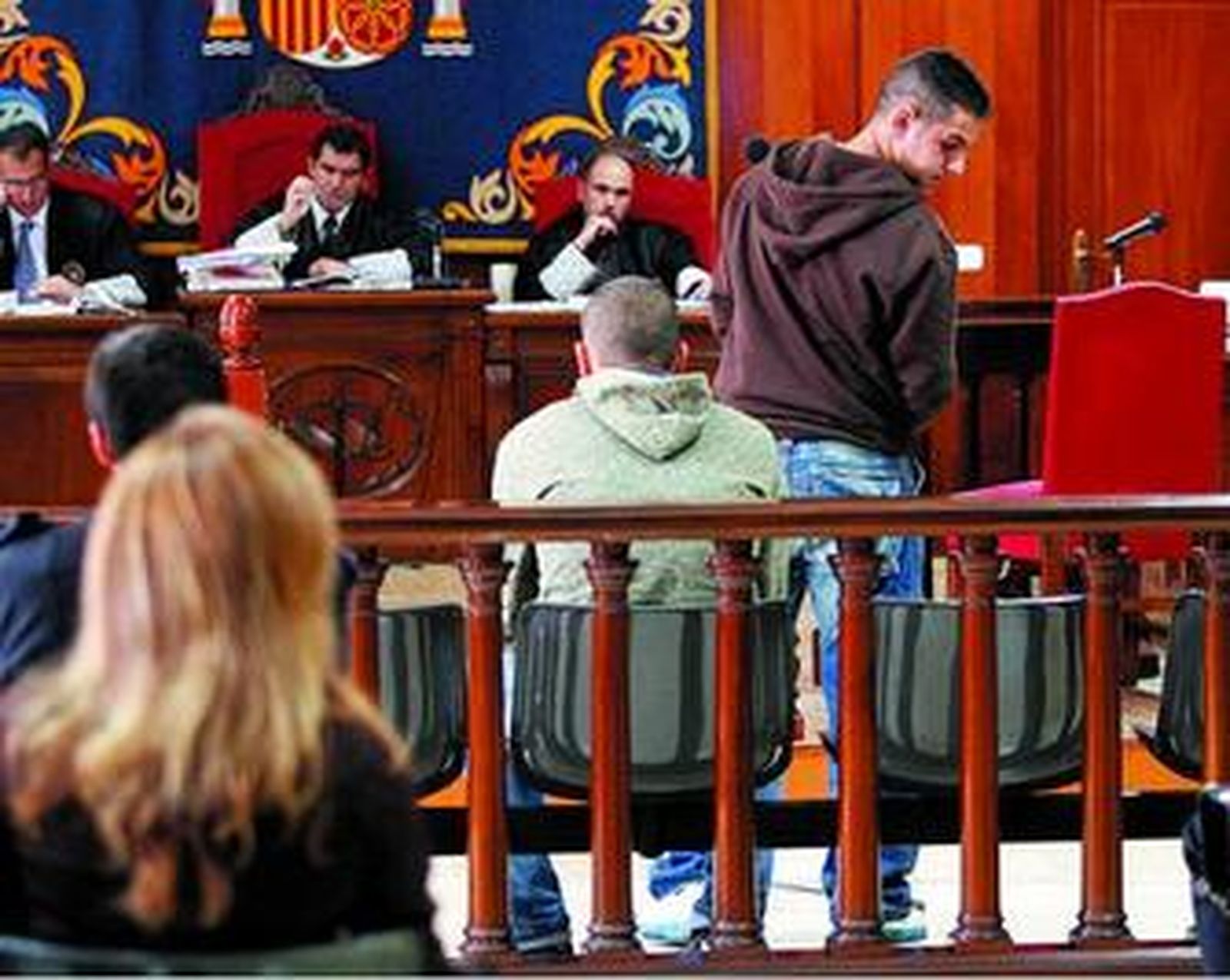 Los condenados por el incendio de las motos y coches de Julio Rico de Sanz, en el juicio de ayer.