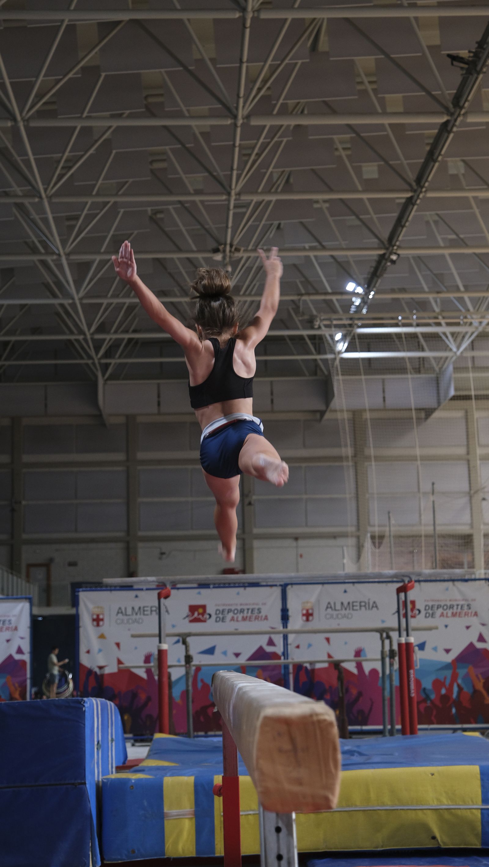 Imágenes de los entrenamientos de los gimnastas almerienses