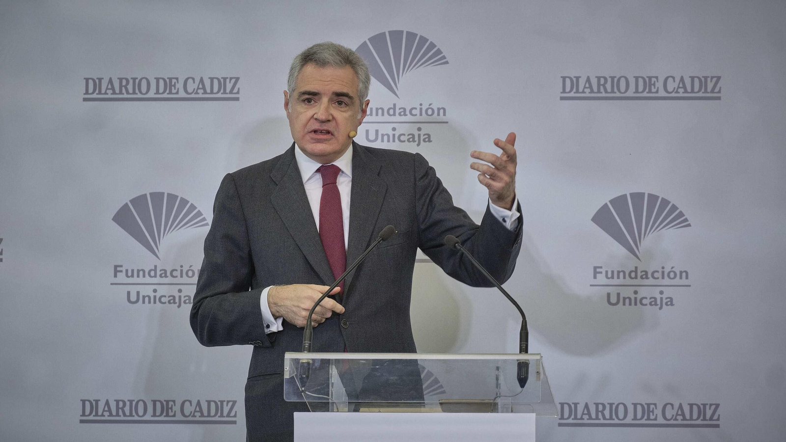 Las imágenes de la entrega del premio Federico Joly al abogado Pedro Pérez-Llorca Zamora