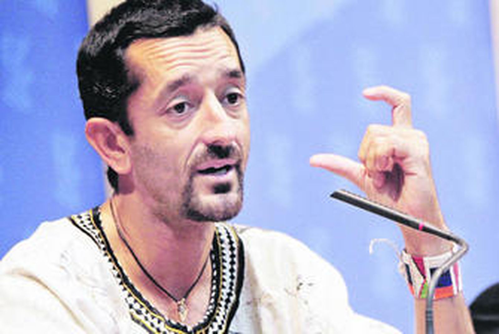 El doctor Pedro Cavadas, durante la rueda de prensa en la que ofreció detalles de la complicada intervención quirúrgica.