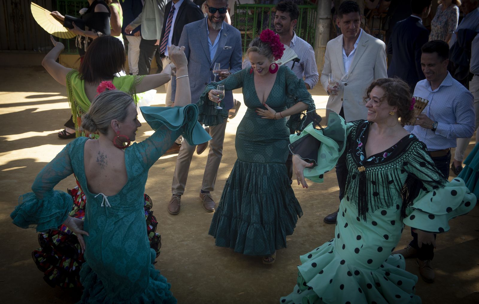 Estallido de colores en el miércoles de Feria de Abril 2023