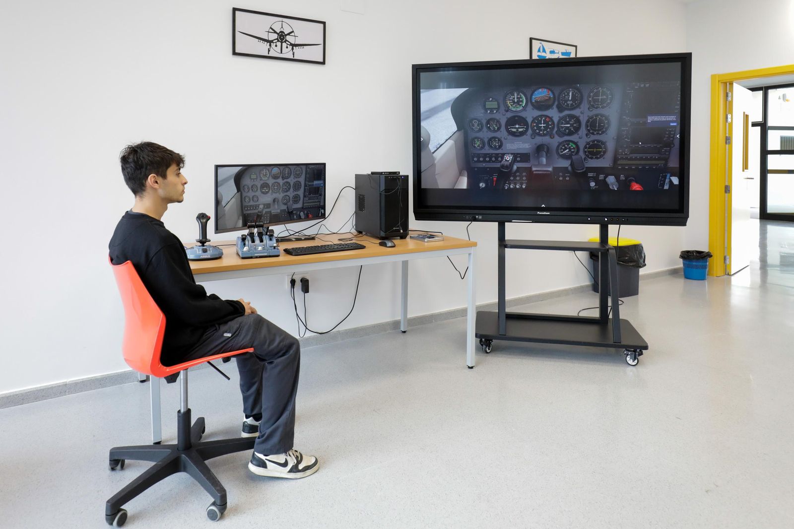 Nuevo centro de Formación Profesional Base Tecnológica Aeronautica "Javier Imbroda", en La Rinconada