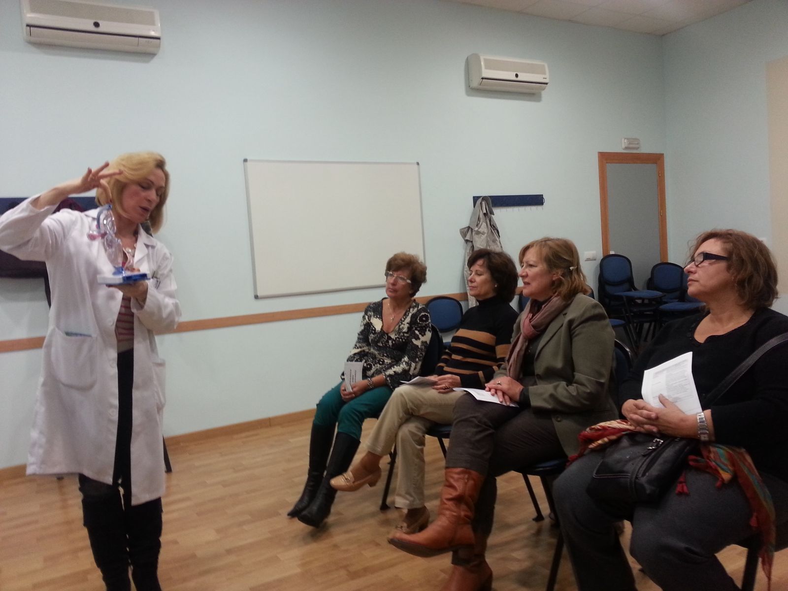 Una imagen de archivo de una sesión de un grupo GRUSE para mujeres.