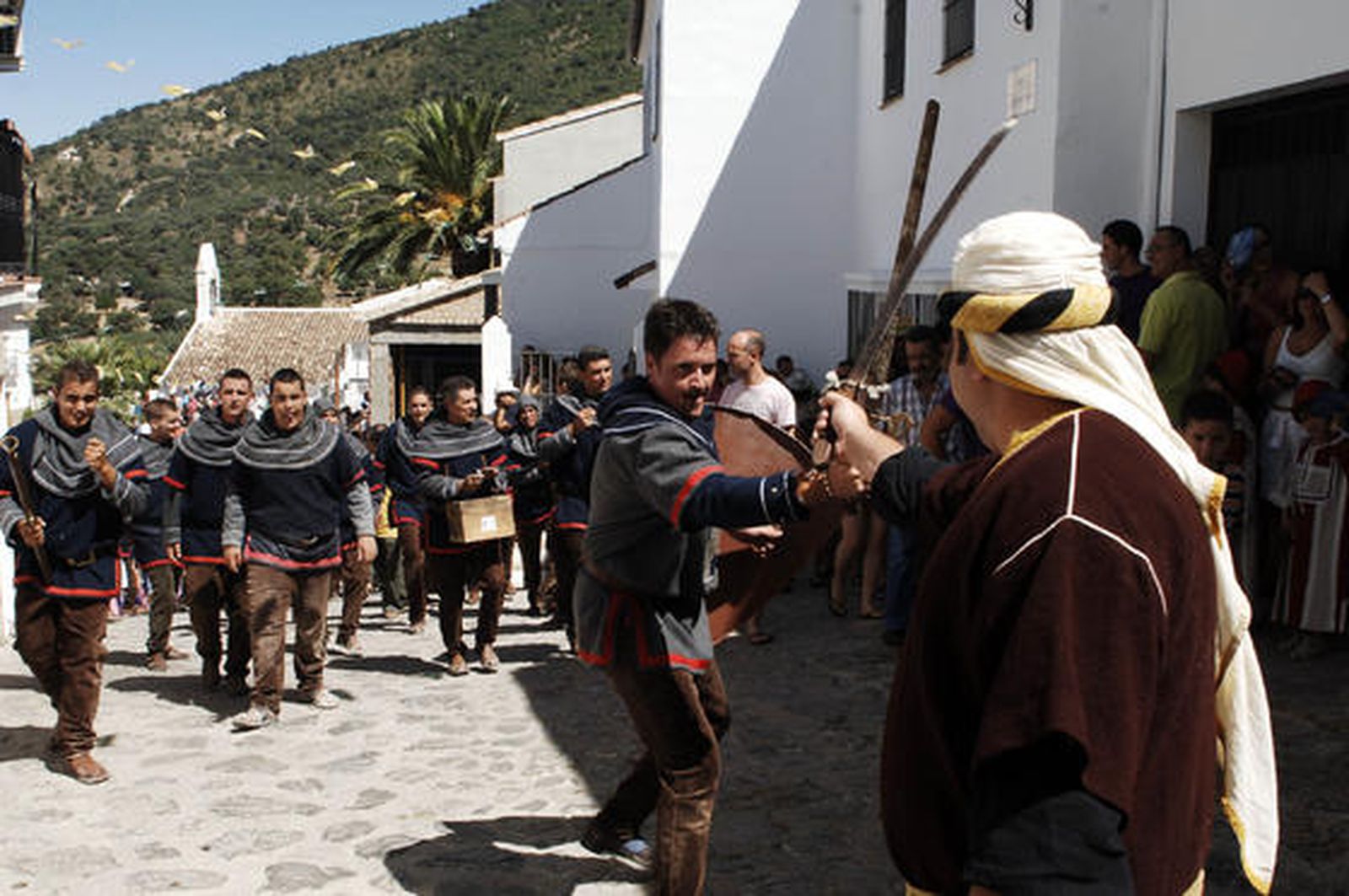 Benamahoma recrea la lucha entre ambos grupos durante la Reconquista en el fin de semana

Foto: Ramon Aguilar