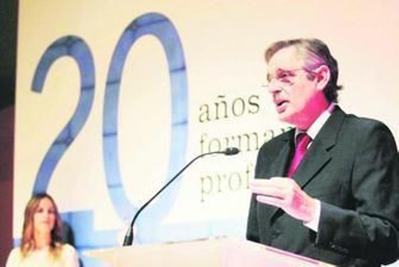 El presidente de CajaGranada, Antonio Claret García, en una imagen de archivo.