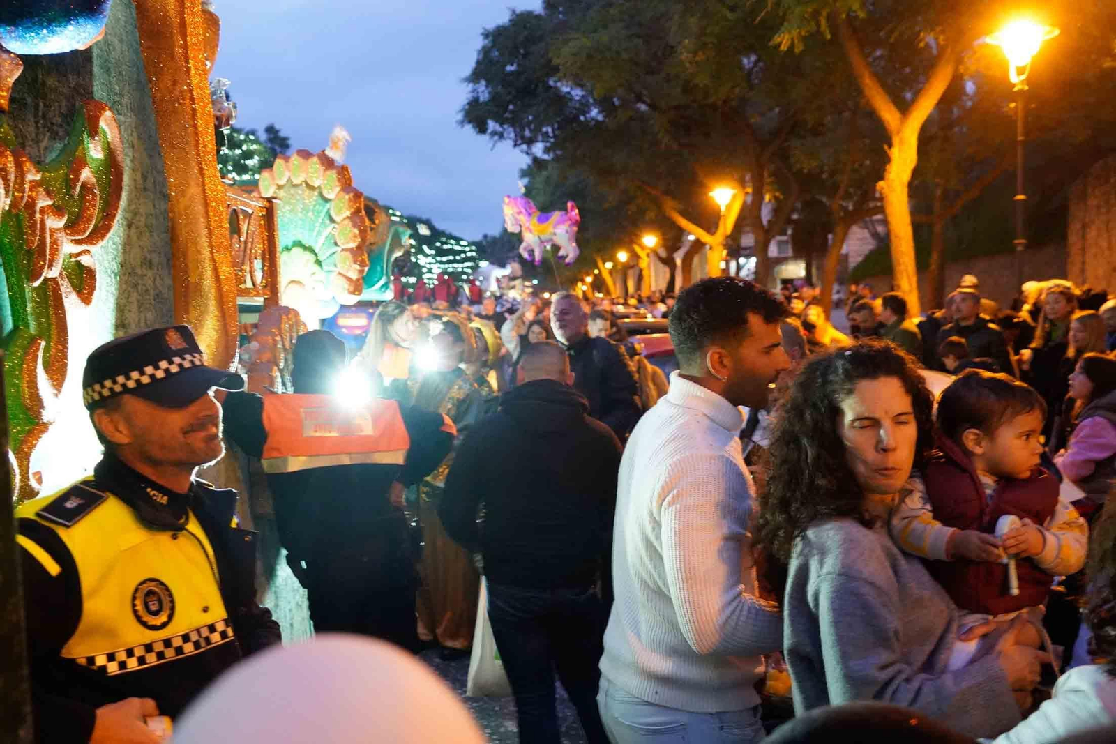 Imágenes de la Cabalgata de los Reyes Magos en Huelva