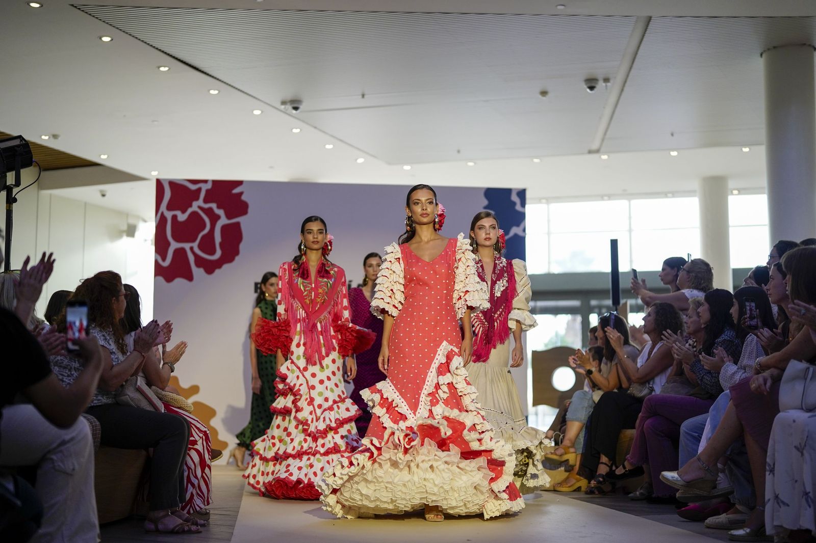 Simof adelanta las primeras tendencias en moda flamenca para 2027, todas las fotos