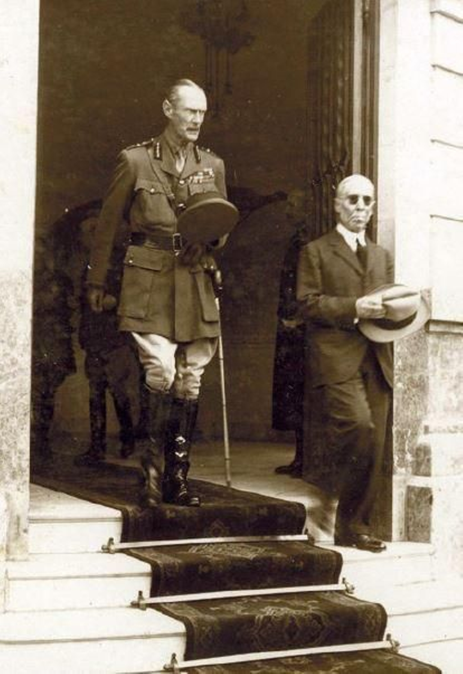 Sir Alexander Godley y el conde de Jordana.