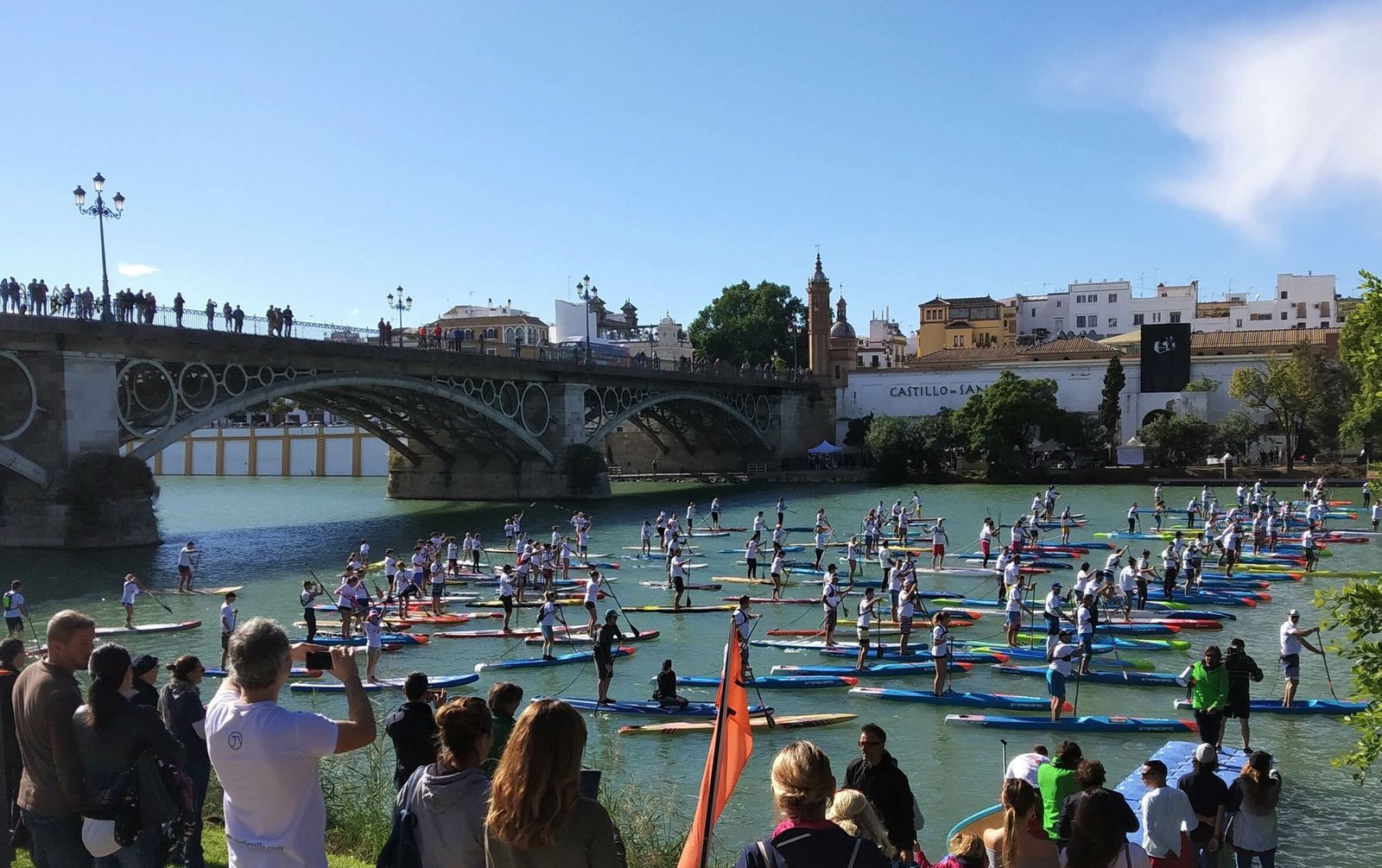 Más de 200 tablas de Paddle Surf se reunirán este fin de semana en el río Guadalquivir