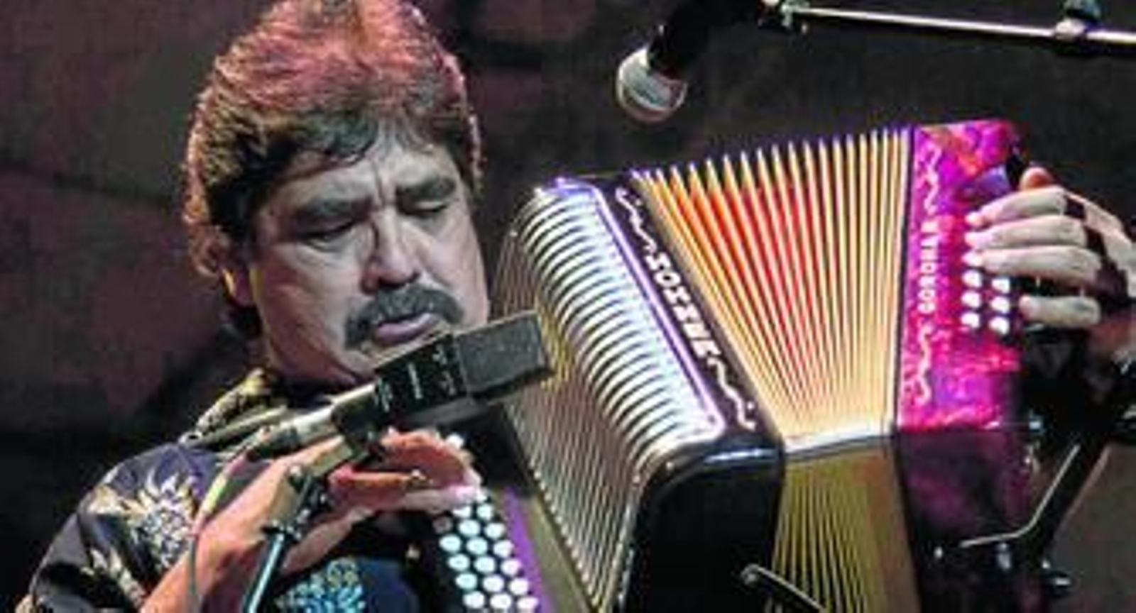 Celso Piña, durante una de sus actuaciones.