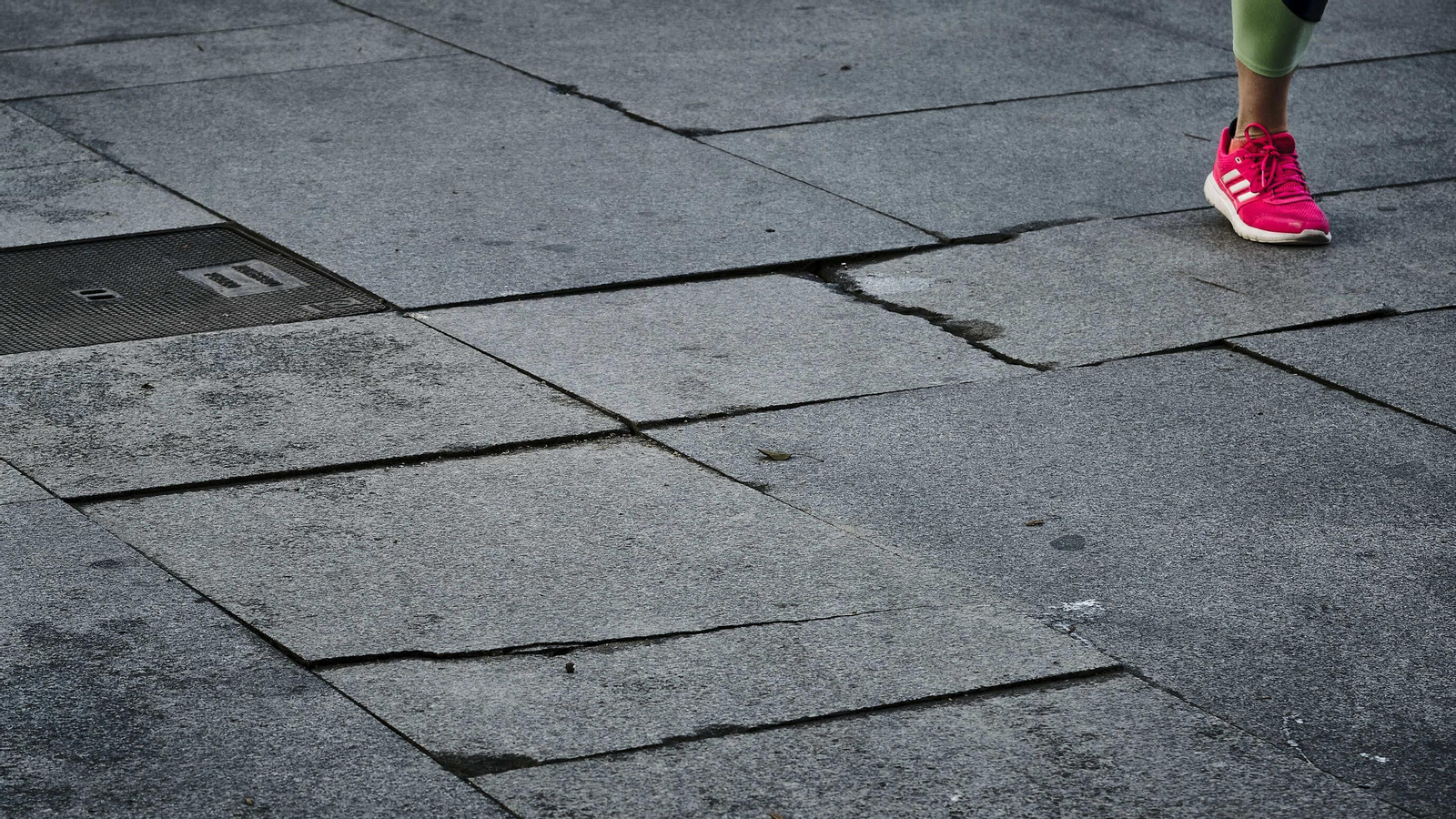 Estado del pavimento en plaza San Juan de Dios