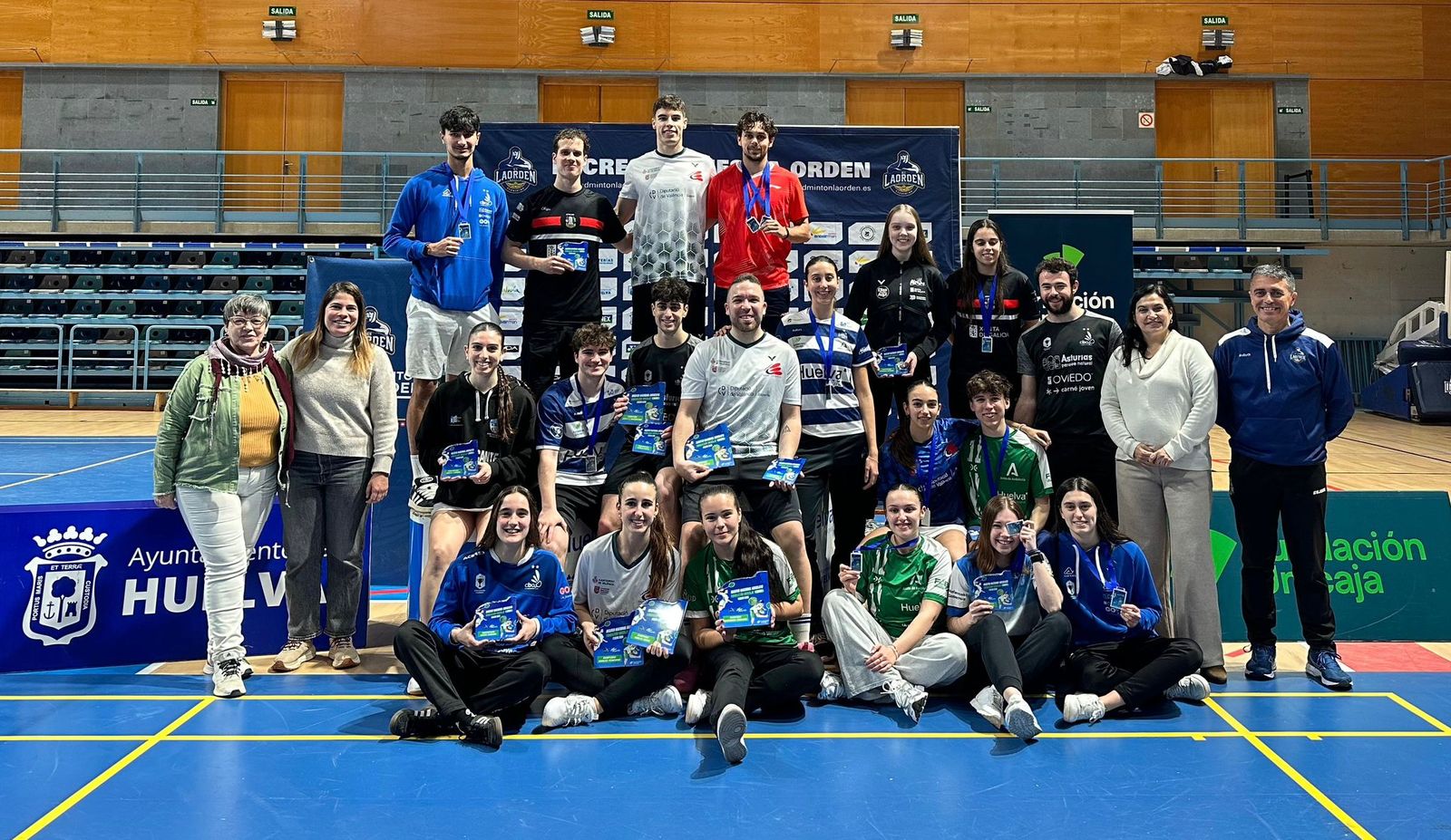 Los deportistas del Recreativo IES La Orden logran el bronce en individual y dobles masculino y en dobles femenino.