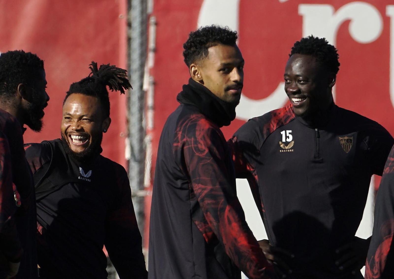 Las imágenes del primer entrenamiento de Akor con el Sevilla FC
