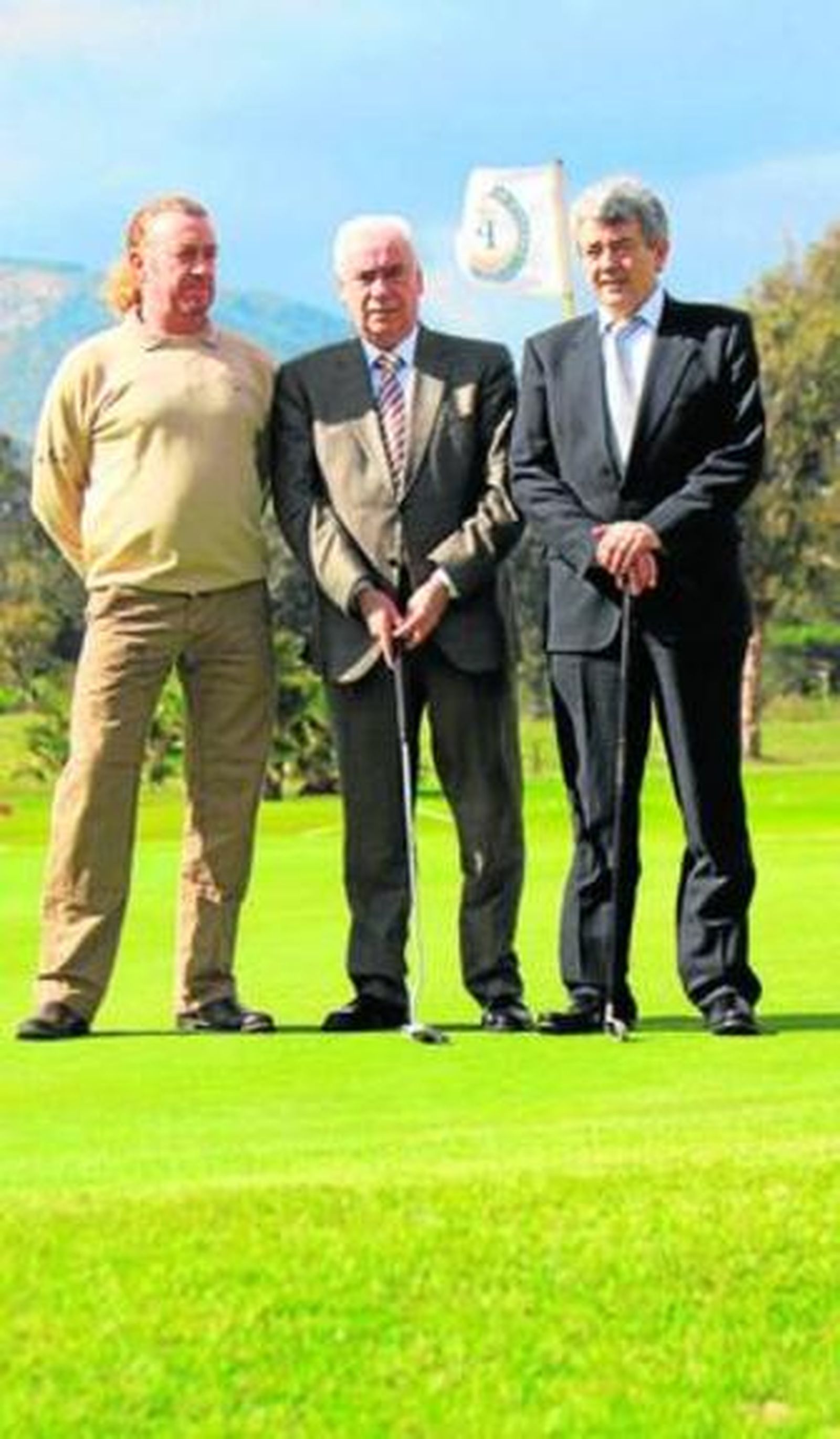 Miguel Ángel Jiménez, Luciano Alonso y Miguel Martínez, ayer, durante el acto de presentación.