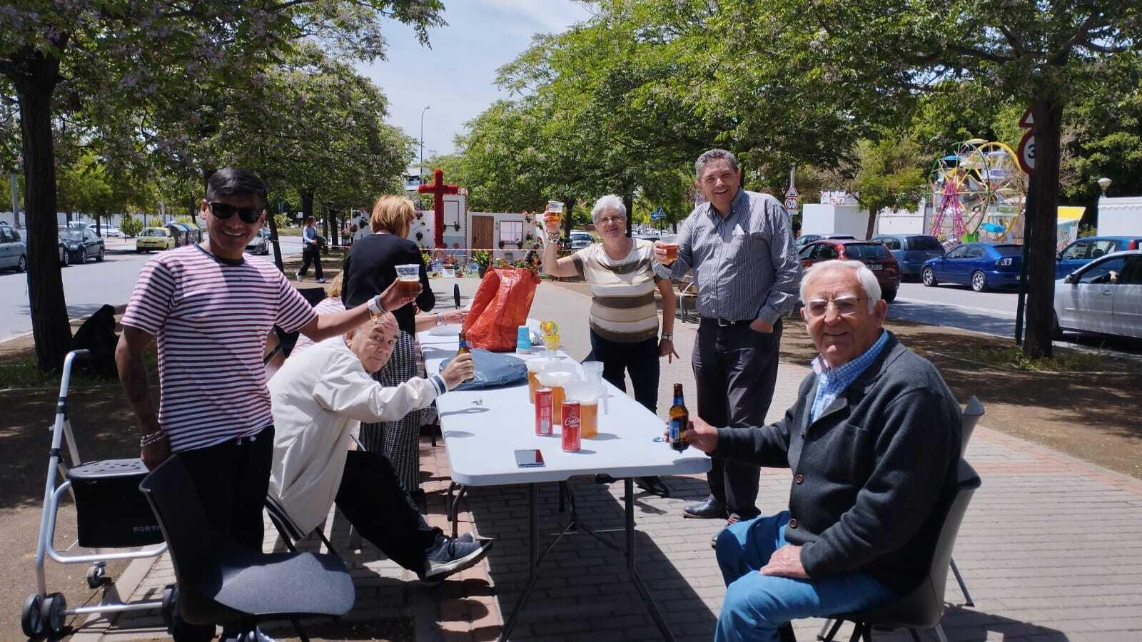 Granada ya vive las Cruces desde el día de antes: las mejores fotos