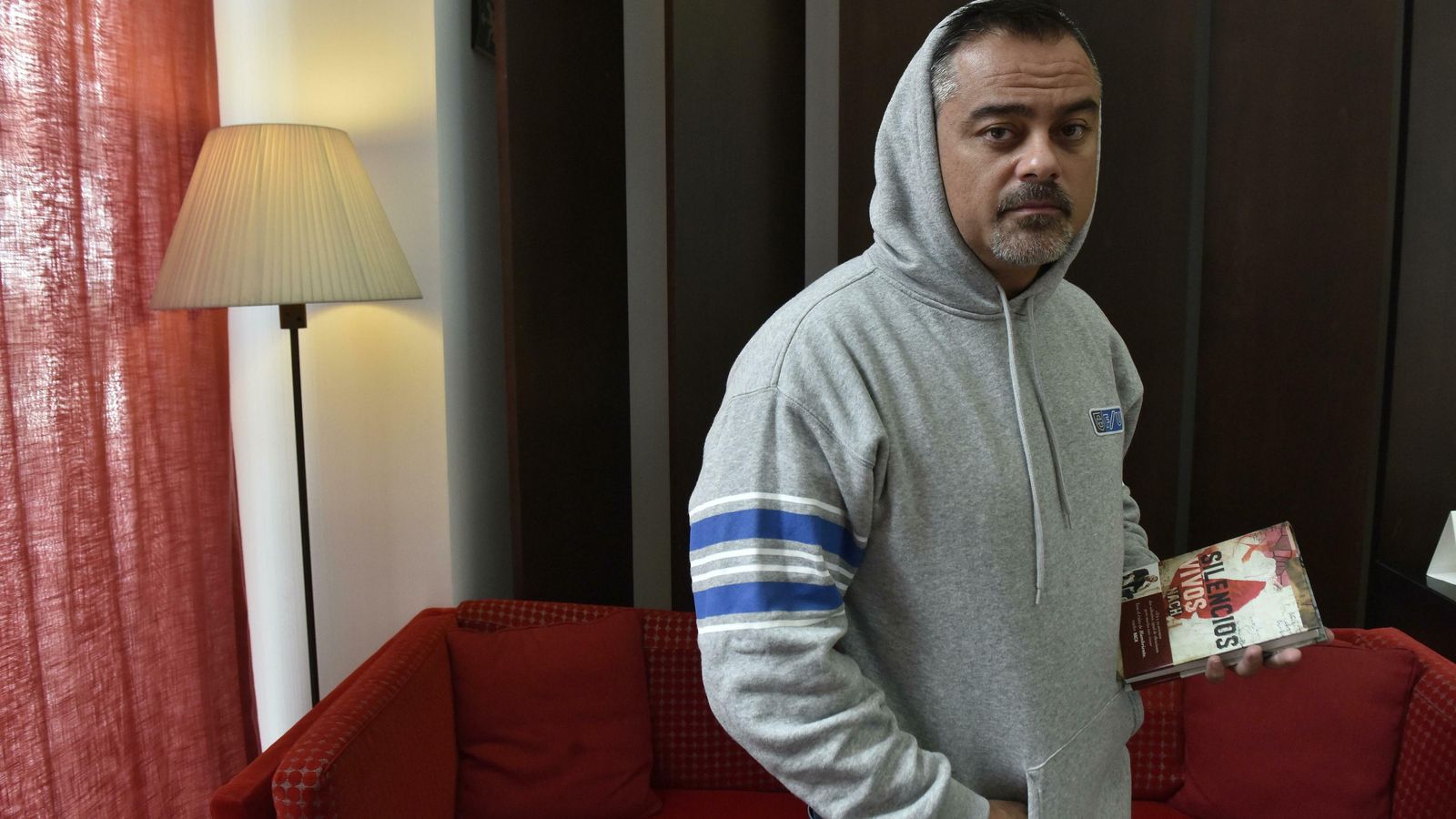 Nach, momentos antes de la entrevista en un hotel de Sevilla. Nach, momentos antes de la entrevista en un hotel de Sevilla.
