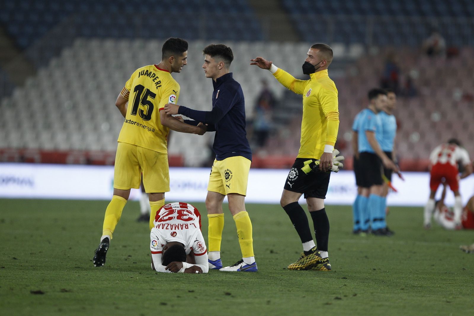Ramazani, roto en el suelo al término del partido y quedar eliminados