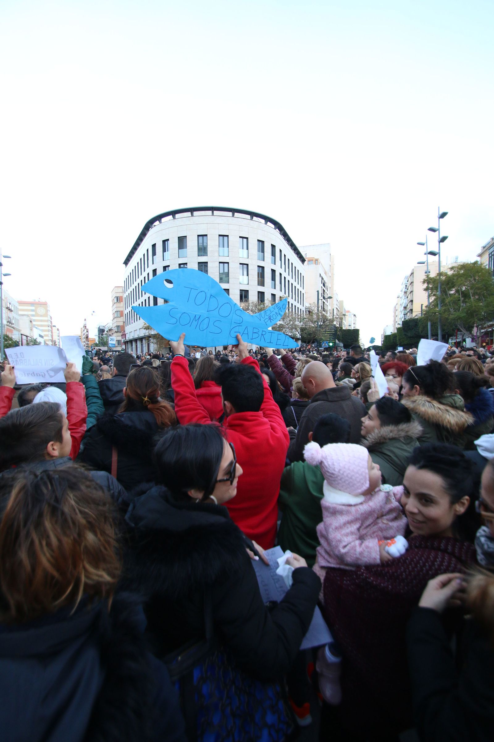 Las imágenes de los 5 minutos de silencio por Gabriel en Puerta Purchena