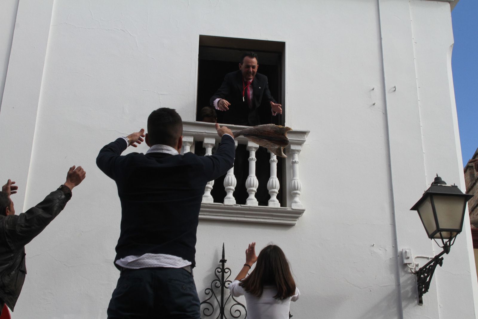 Imágenes de las tiradas en honor a San Antonio Abad en Trigueros