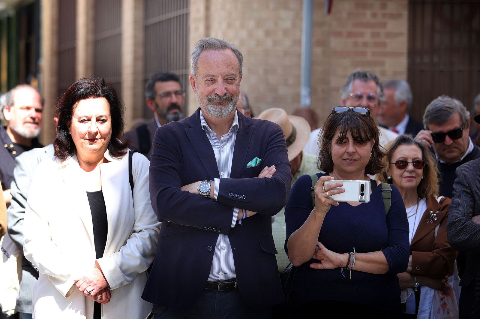 Imágenes del descubrimiento del relieve homenaje al poeta José Manuel de Lara