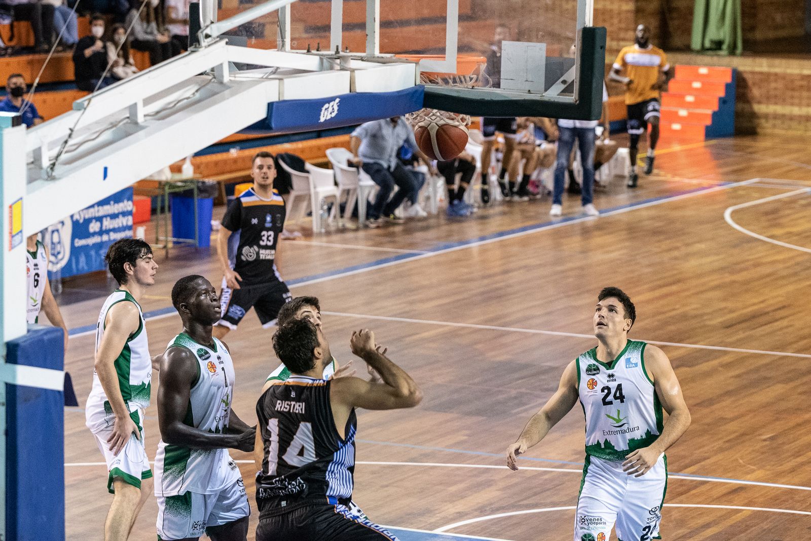 Baloncesto: Imágenes del Huelva Comercio - Extremadura