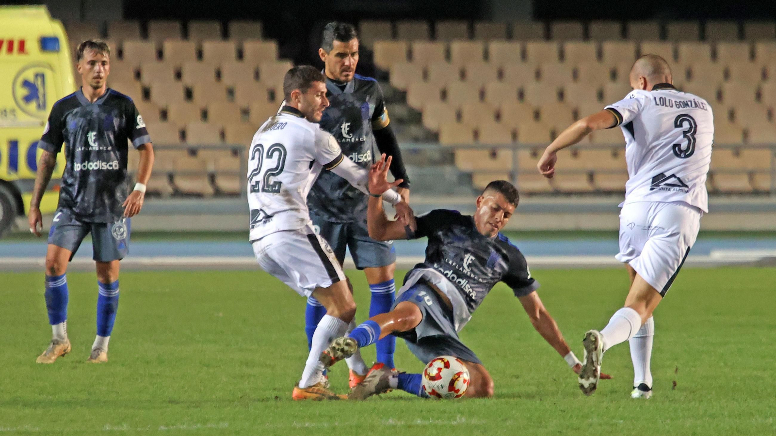 Imágenes de la eliminatoria de Copa del Rey entre el Xerez CD y el AD Ceuta FC en Chapín
