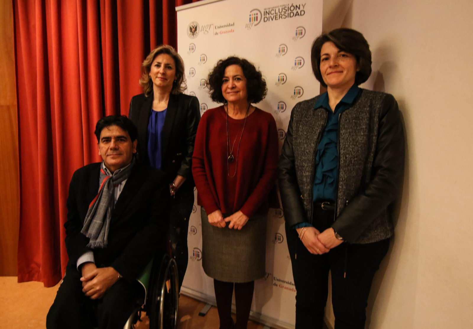 La rectora de la Universidad de Granada, Pilar Aranda, junto a los representantes del nuevo programa inclusivo.