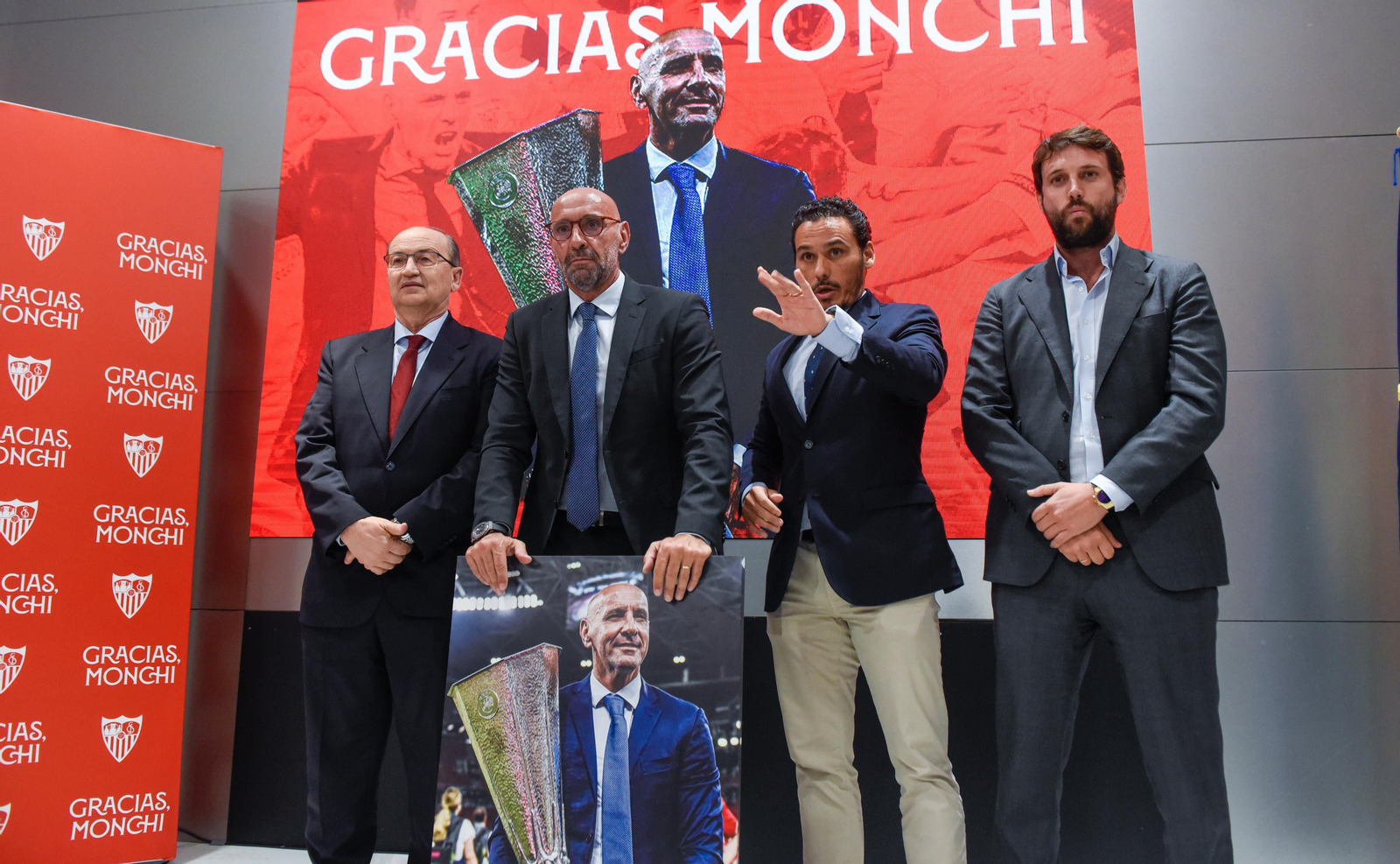 La despedida de Monchi, en imágenes