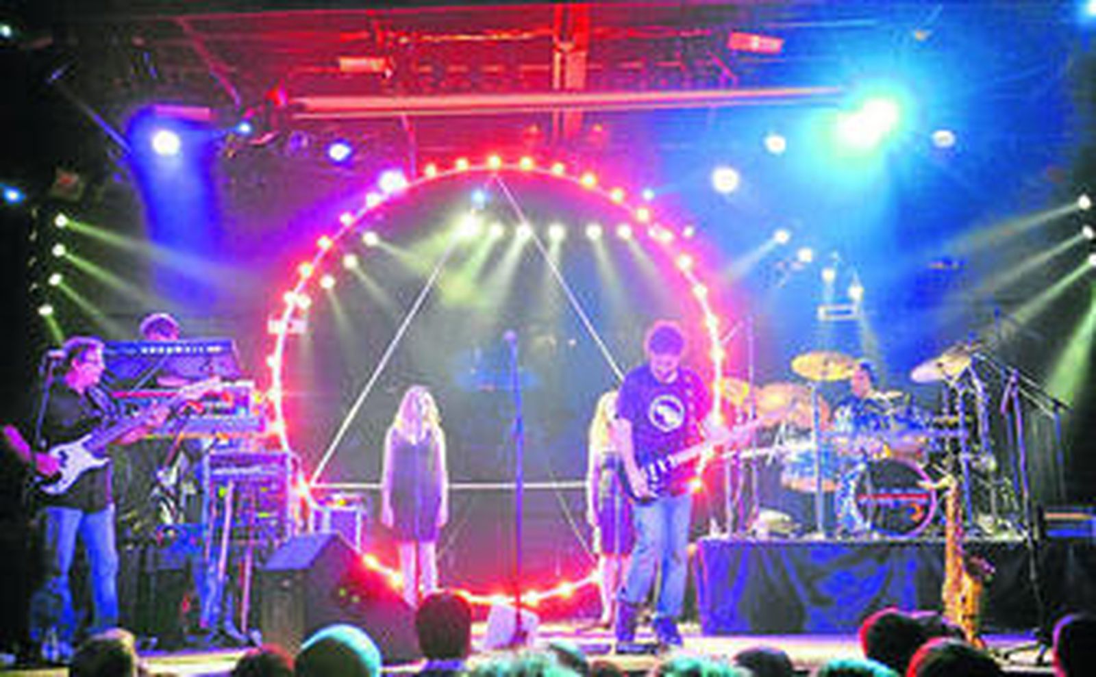 The Pink Tones, en directo.