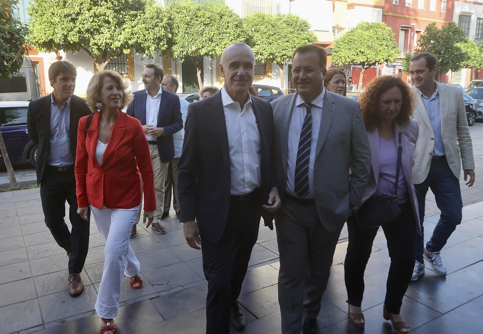 Antonio Muñoz estuvo arropado por todos sus concejales