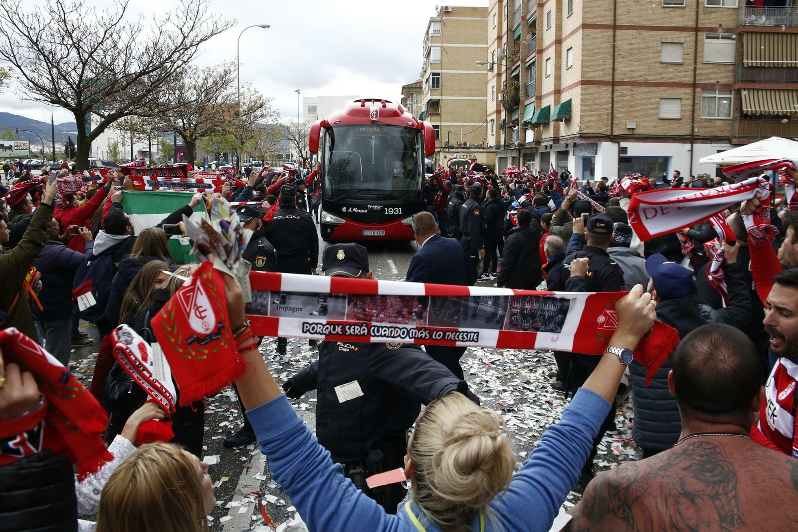 Las fotos de la afición malaguista en Granada