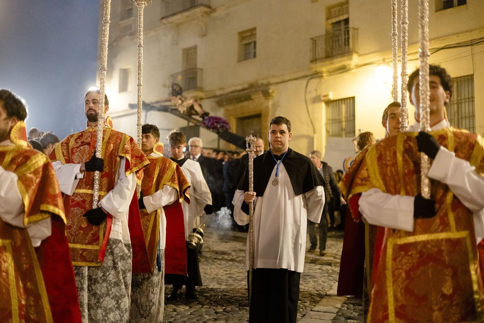 Las imágenes de los traslados de las cofradías de Santa Cruz
