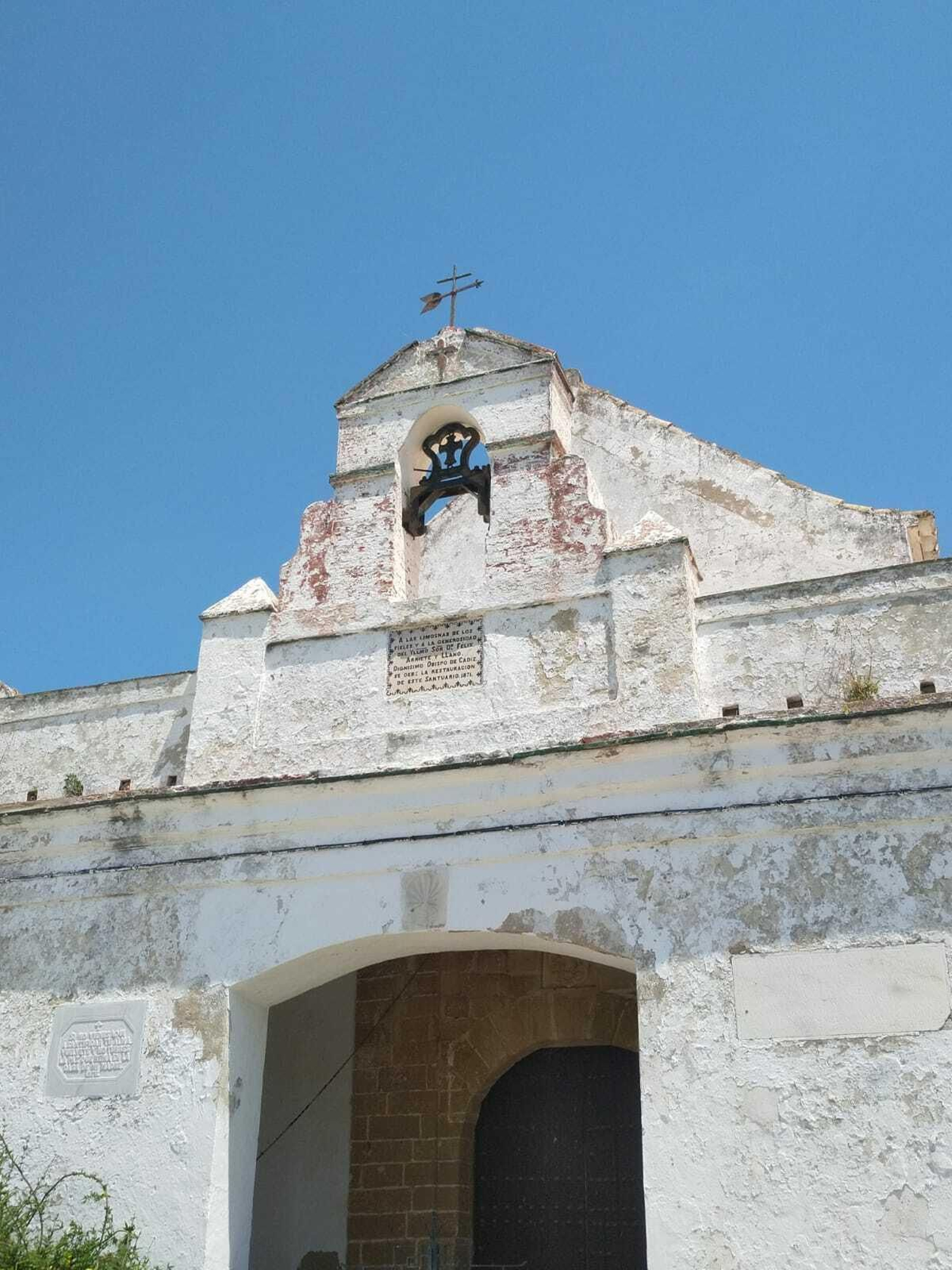 Una imagen de la torre de la ermita, sin la campana