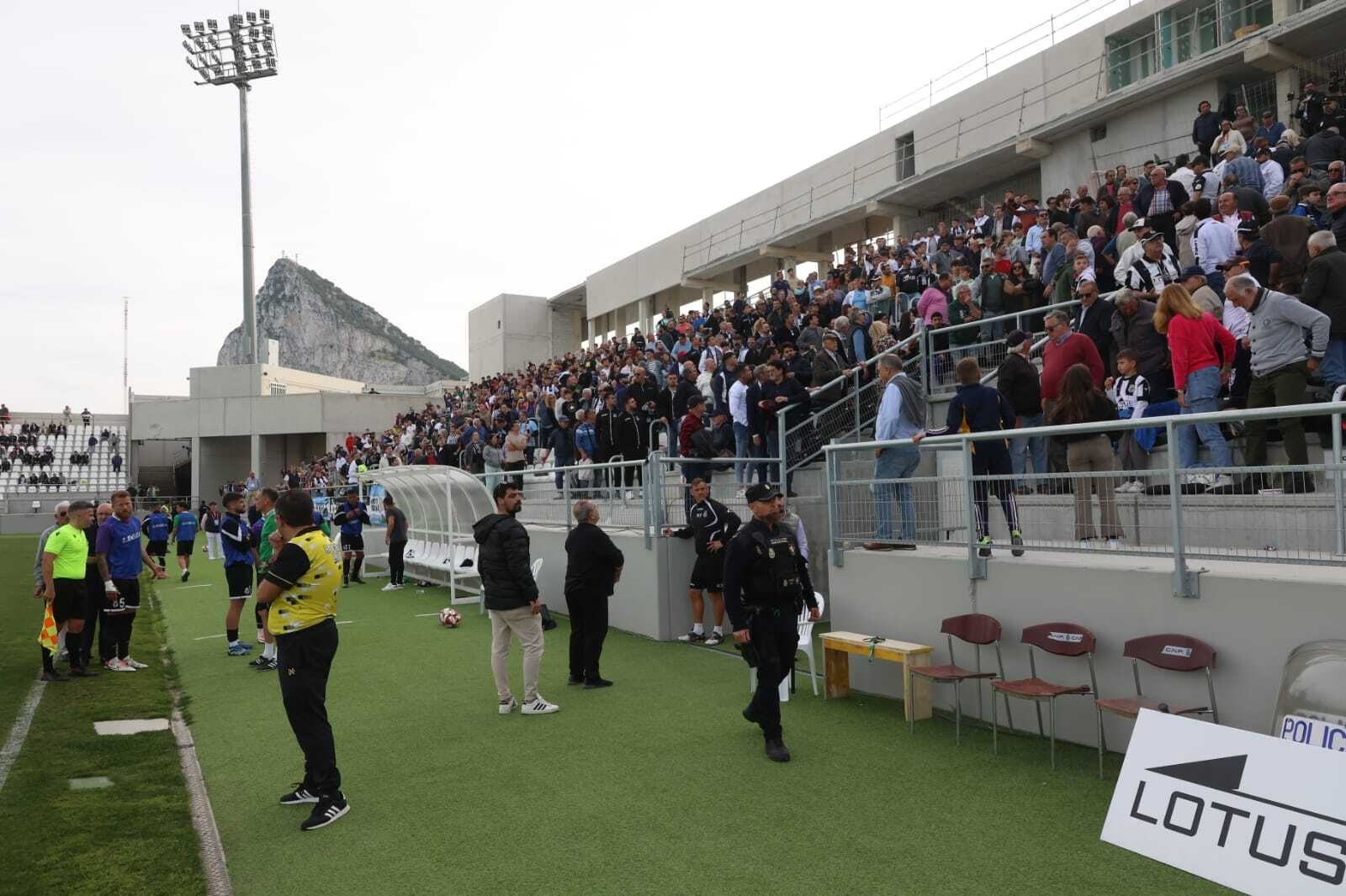 El Balompédica Linense-San Roque de Lepe, en imágenes