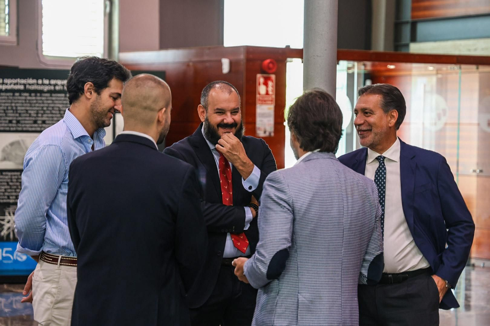 Imágenes del acto de bienvenida del Puerto de Huelva al Club de Negocios Talento de Sevilla, organizada por el Club Cámara de Huelva