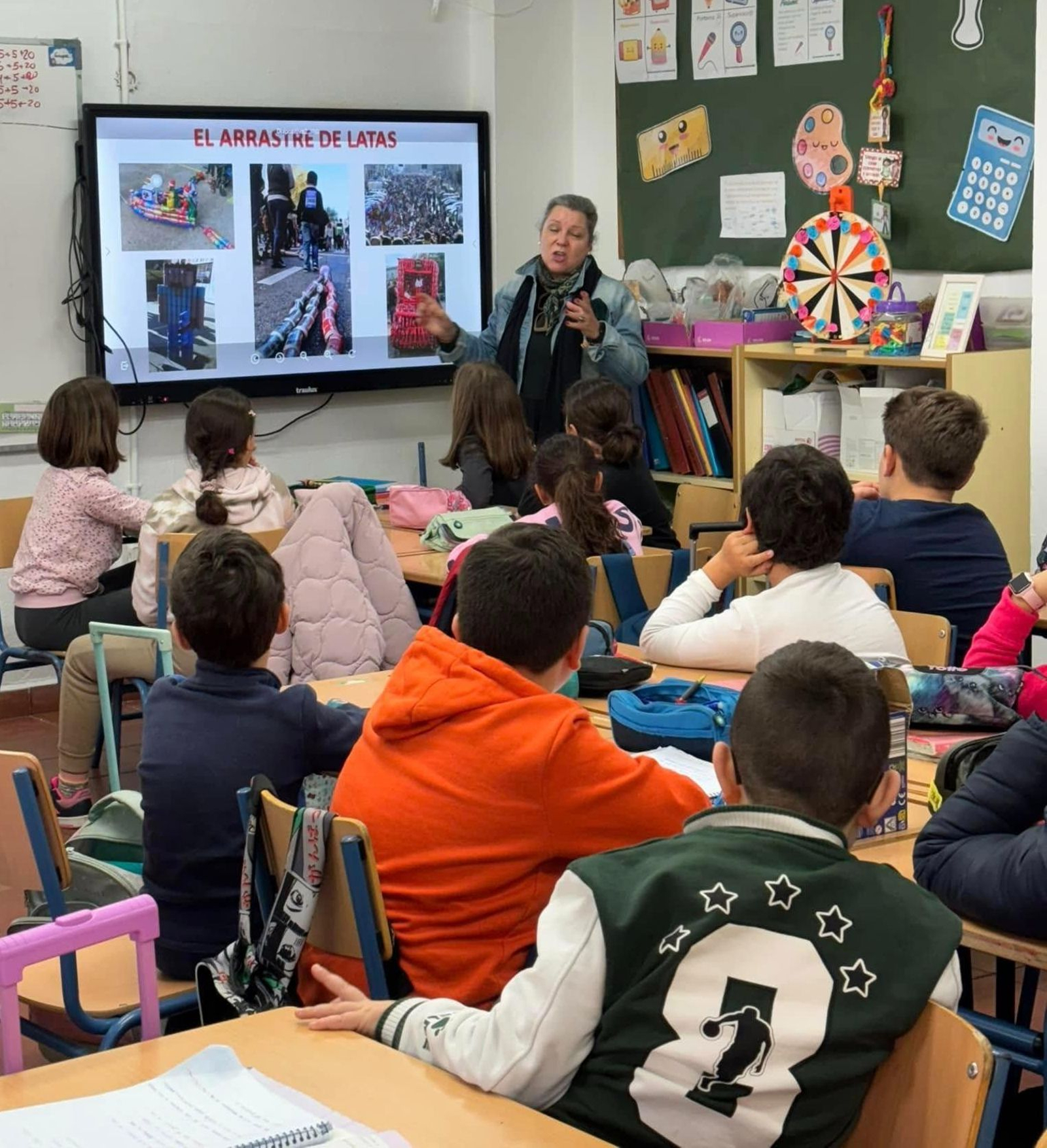Un taller sobre el Arrastre de Latas para escolares impartido por AEPA 2015.